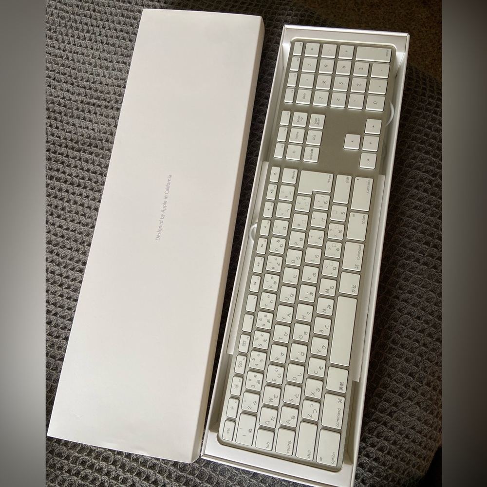 authentic apple japanese/english keyboard